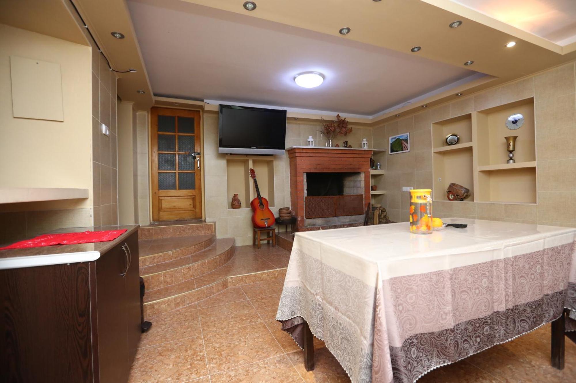 Feola Pansiyon Kutaisi Dış mekan fotoğraf